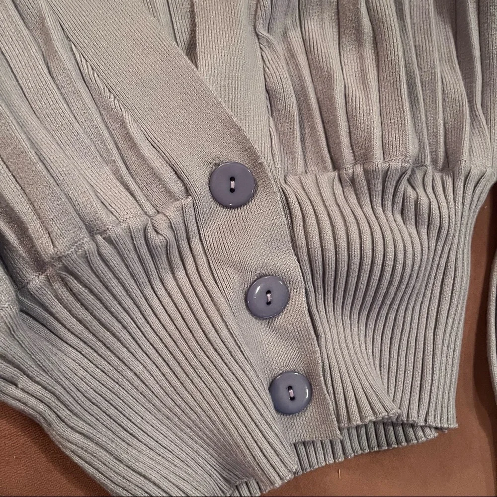 ๐๏ธ Button front lantern sleeve ribbed knit cardigan - Picture 5 of 10